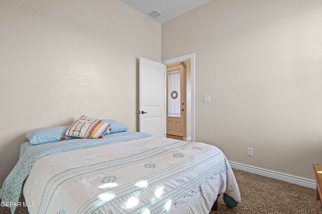 Building Photo - 14829 Sunny Land Ave