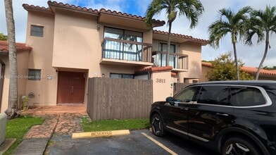 Building Photo - 3811 SW 82nd Ave