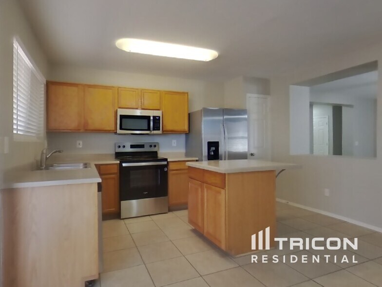 Building Photo - 10534 W Carlota Ln