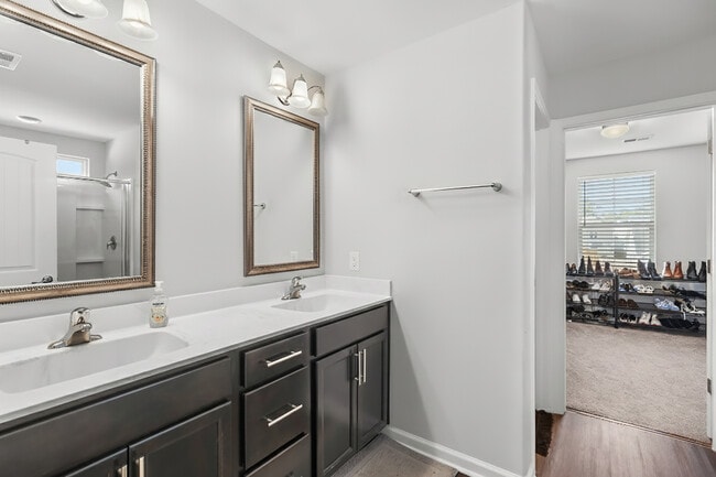 Building Photo - 246 Sessile Oak Rd