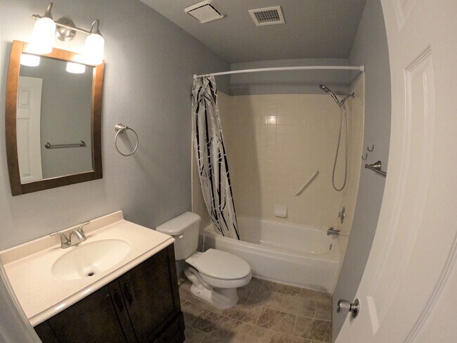 Building Photo - 3867 Thurston Ct