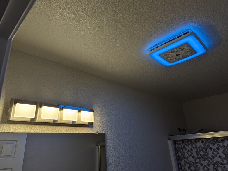 Building Photo - 1499 Essex St