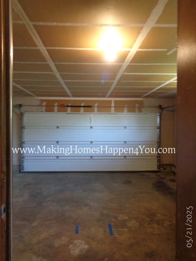 Building Photo - 2844 Randi Ln NE
