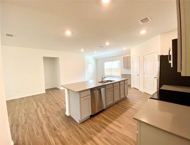 Building Photo - 204 Meaningful Dr