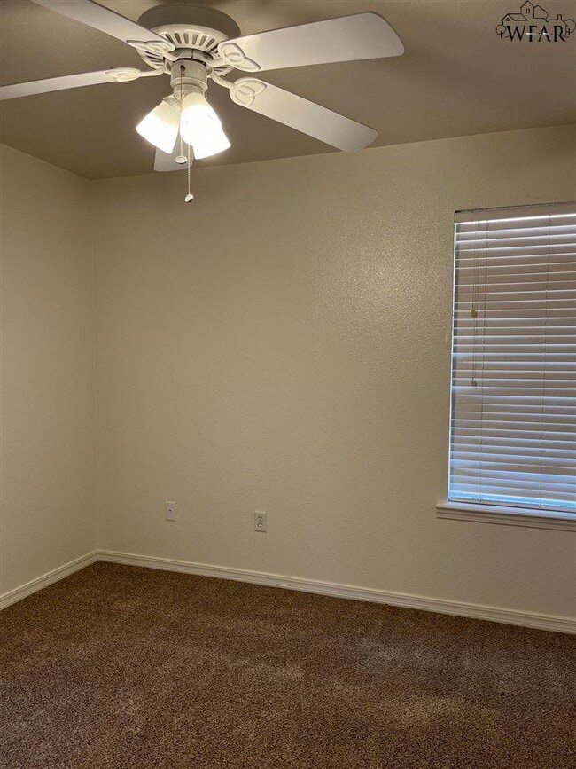 Building Photo - 5423 Flo Dr