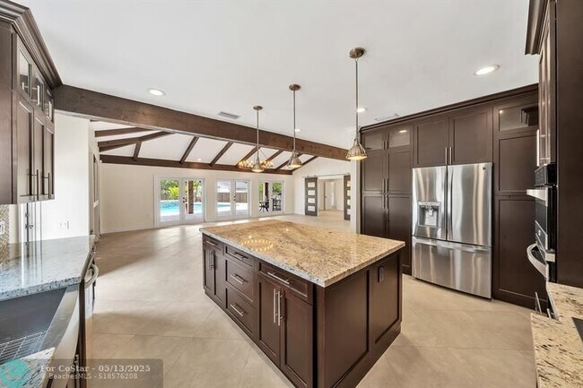 Building Photo - 4920 SW 170th Ave