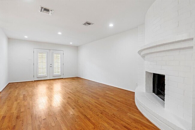Building Photo - 727 Bunker Hill Rd