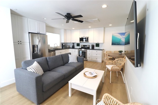 Building Photo - 215 32nd St