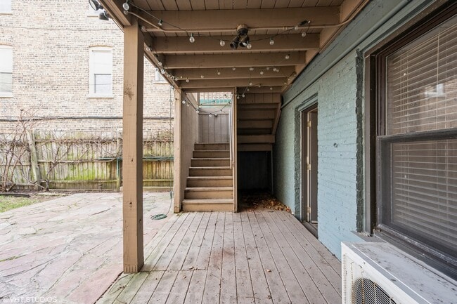 Building Photo - 2116 W Lyndale St