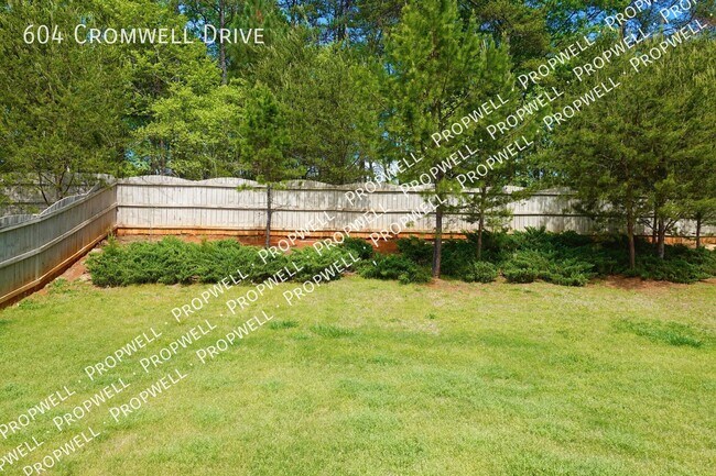 Building Photo - 604 Cromwell Dr