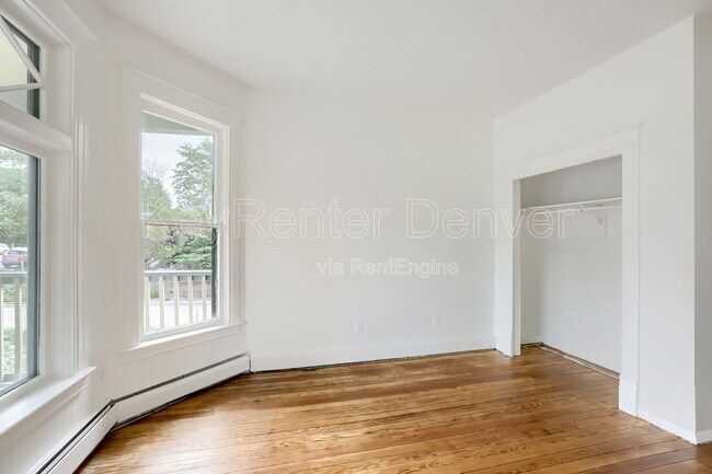 Building Photo - 1118 6th St