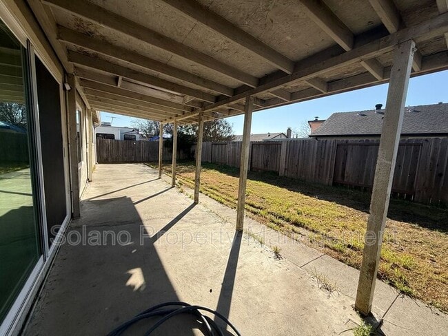 Building Photo - 905 Pintail Dr