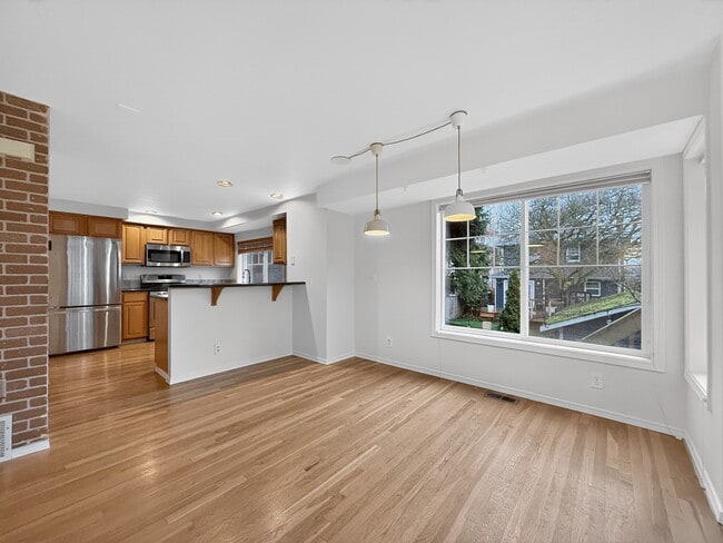 Building Photo - 4418 Corliss Ave N