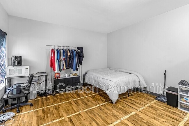 Building Photo - 30 Water St