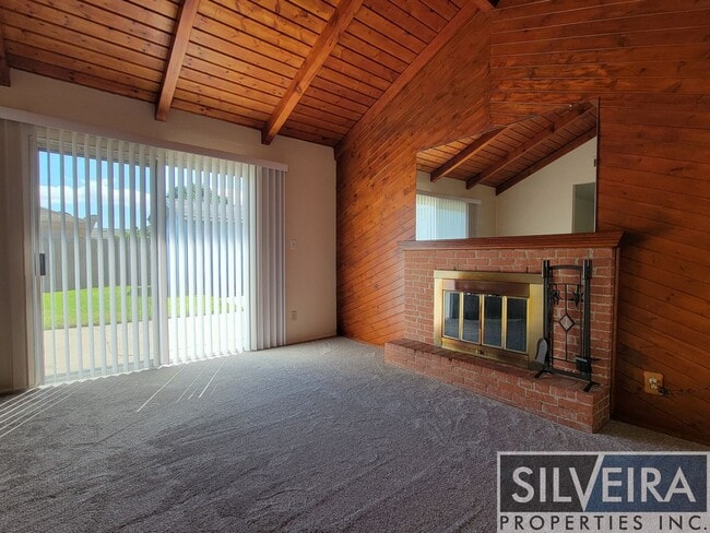 Building Photo - Charming 3 bed 2 bath home in Santa Maria