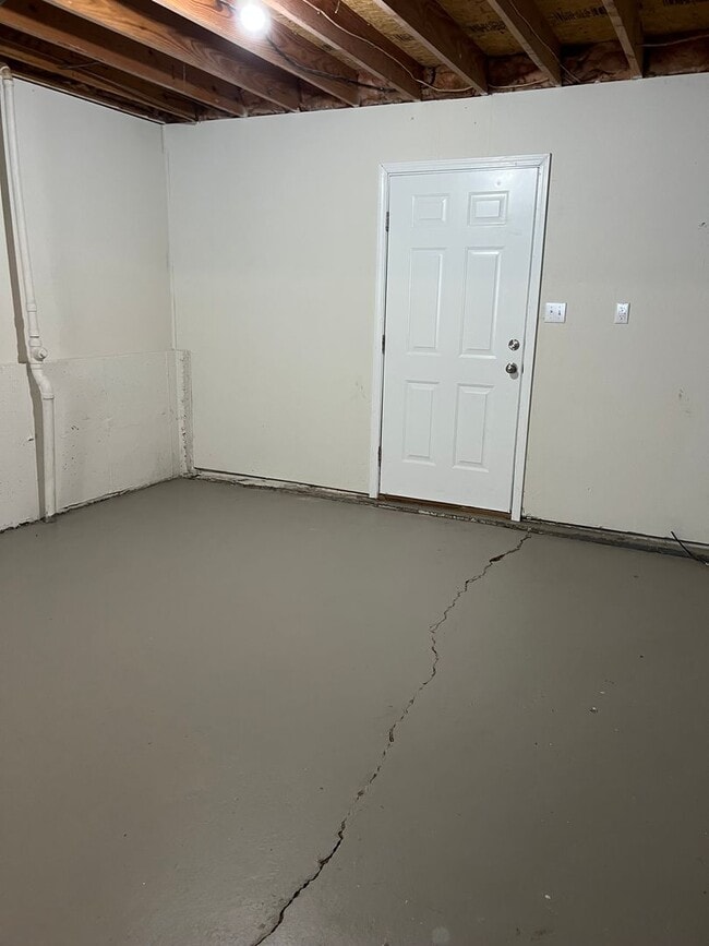 Building Photo - 4 bedroom rental home