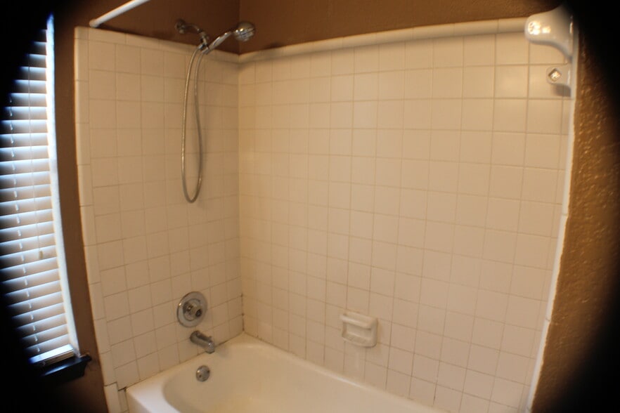 Building Photo - 1206 Devonshire Ln