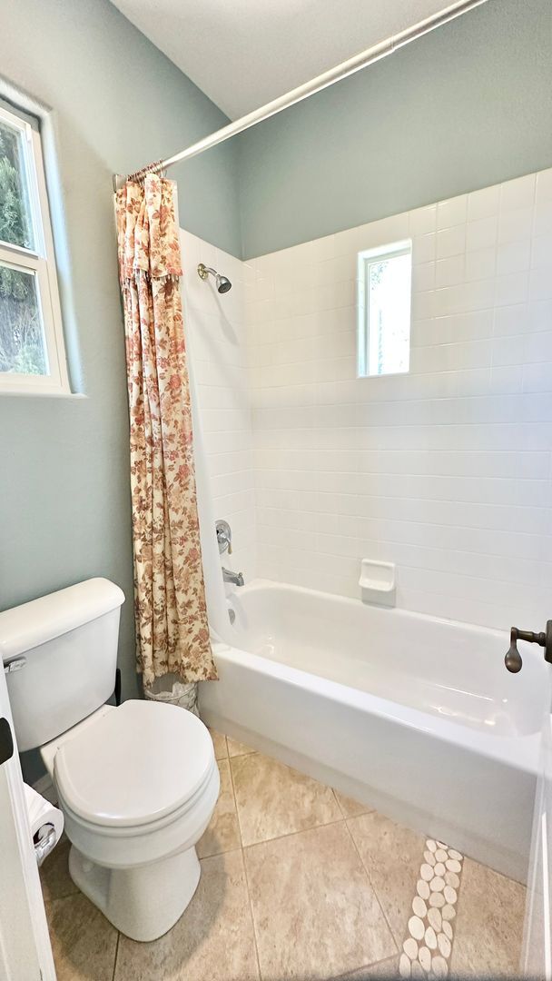 Building Photo - Stunning Two-Story Estate Home in the Gate...
