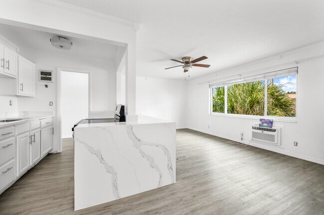 Building Photo - 616 unit 13