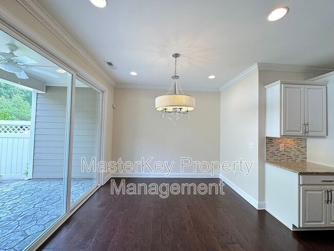 Building Photo - 761 McRae Rd
