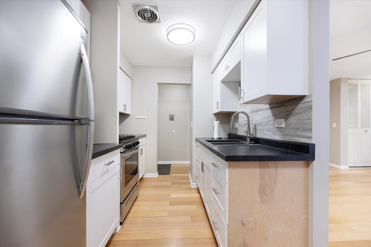 Building Photo - 2629 N Hampden Ct
