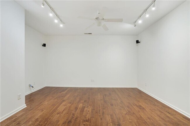 Building Photo - 3643 Gambrell Ln