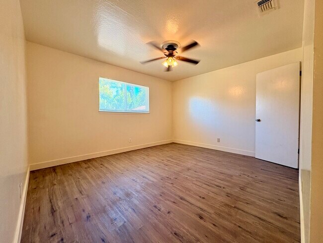 Building Photo - Great Single Story For Rent in Rio Linda CA! 3 Bedroom 1 Bathroom with large backyard