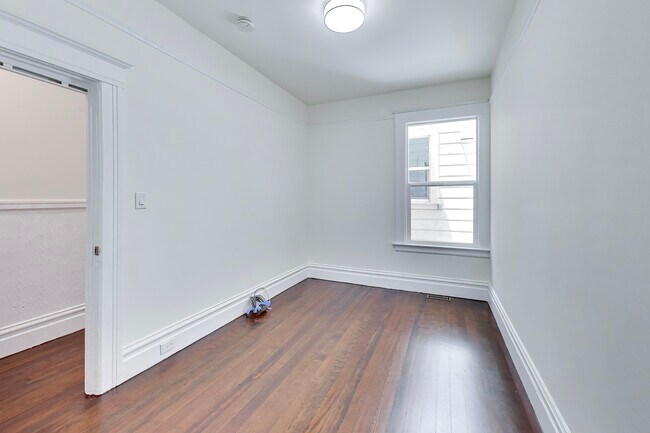 Building Photo - 554a Natoma St