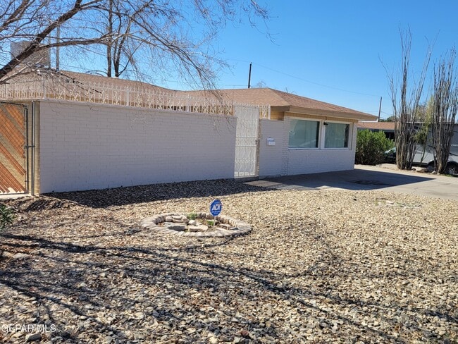 Building Photo - 7213 Alto Rey Ave