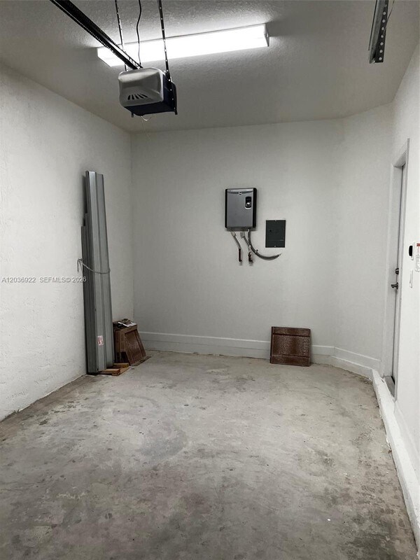 Building Photo - 1120 SE 26th Ln