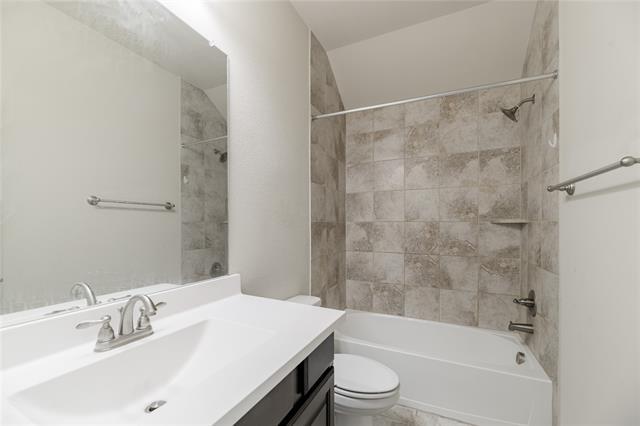 Building Photo - 1104 Hoyt Dr