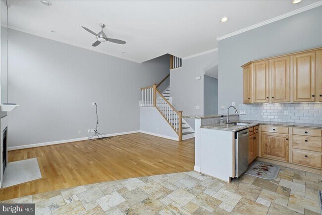 Building Photo - 10249 Winged Elm Cir