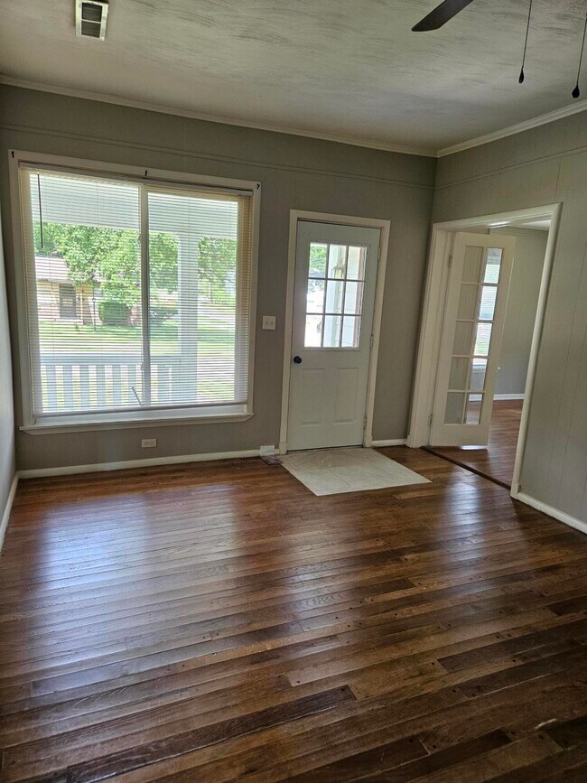 Building Photo - 2158 N Boonville Ave