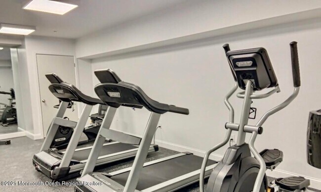 Building Photo - 57-61 Brighton Avenue Unit 303