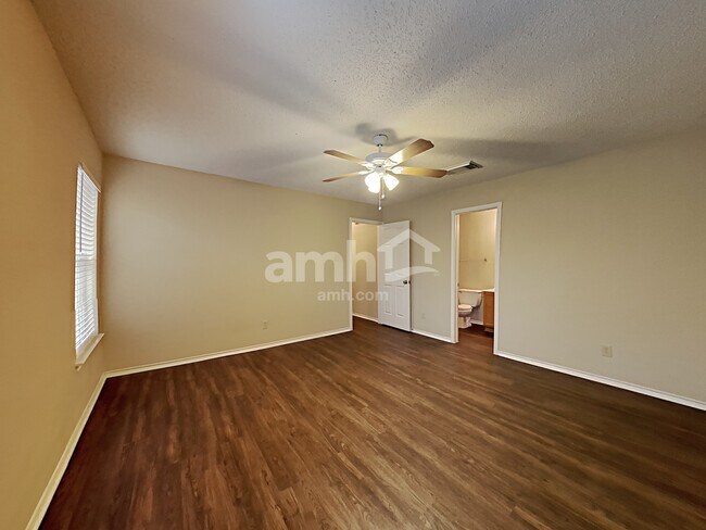 Building Photo - 8335 Tavern Pt