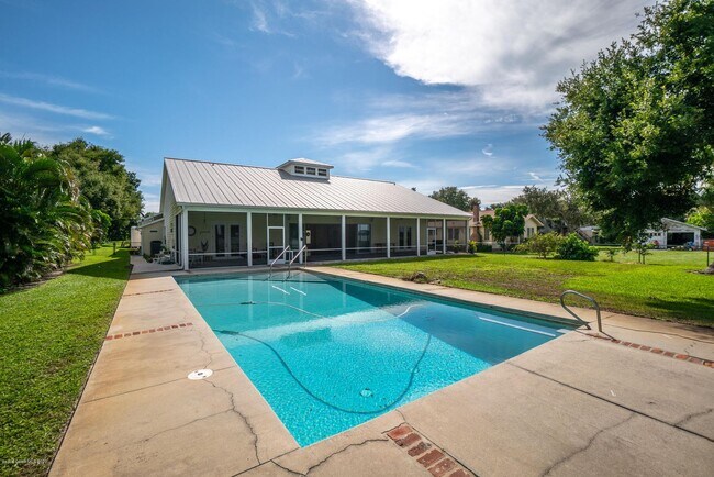 Building Photo - 845 S Tropical Trail