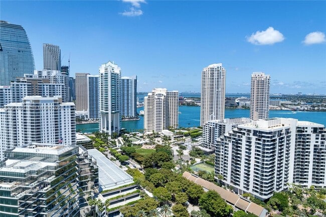 Building Photo - 888 Brickell Key Dr