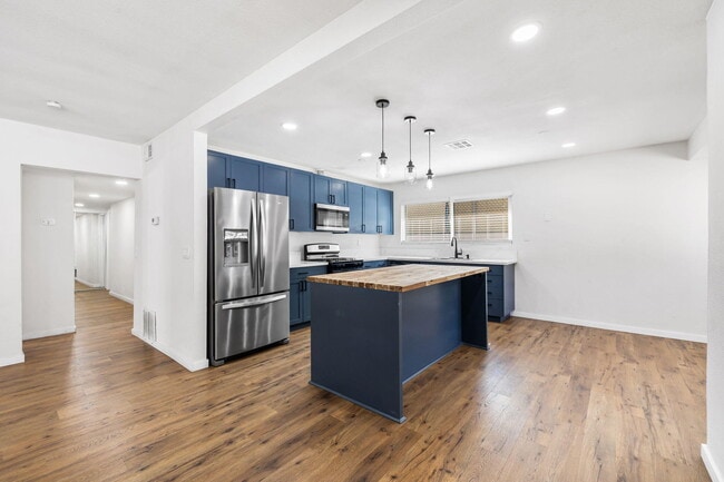 Building Photo - 51480 Avenida Obregon