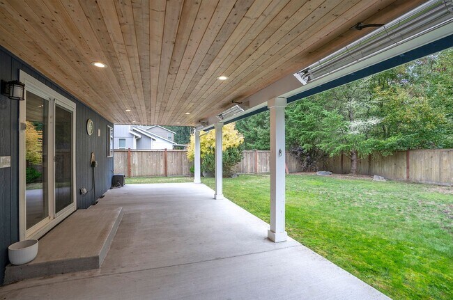 Building Photo - Charming 3BR/2.5BA in Desirable Gig Harbor...