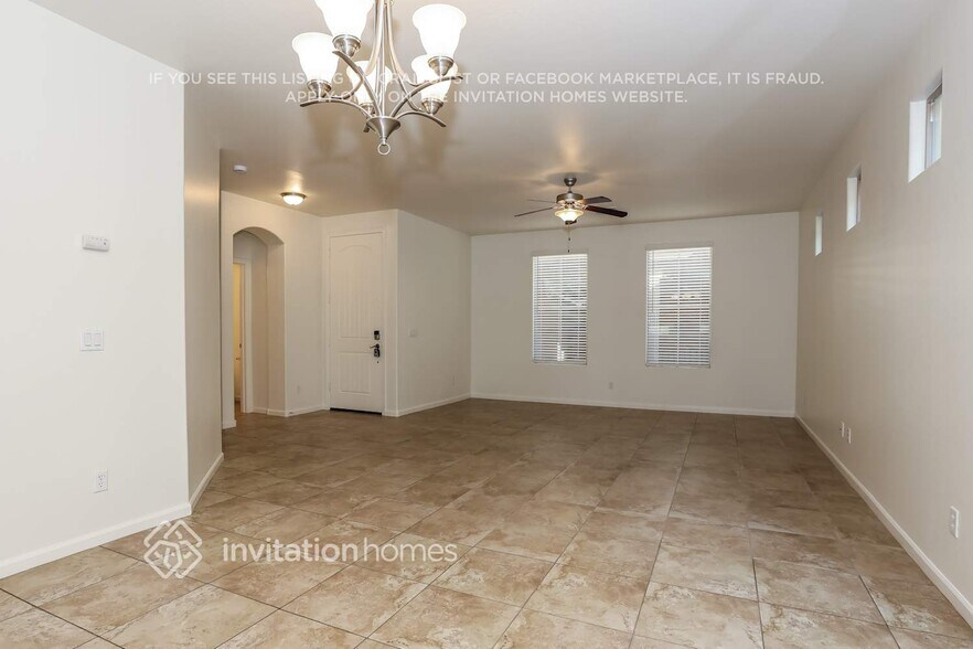 Building Photo - 1391 S Ponderosa Dr