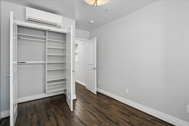 Building Photo - RAZDCPROPERTIES TRUST