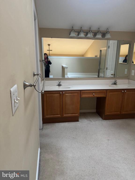 Building Photo - 2414 N Hampton Dr