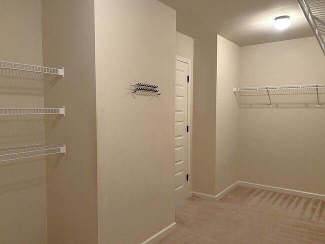 Building Photo - 781 Bridgewater Dr