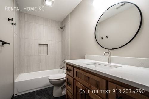 Building Photo - 7620 S Robinson-