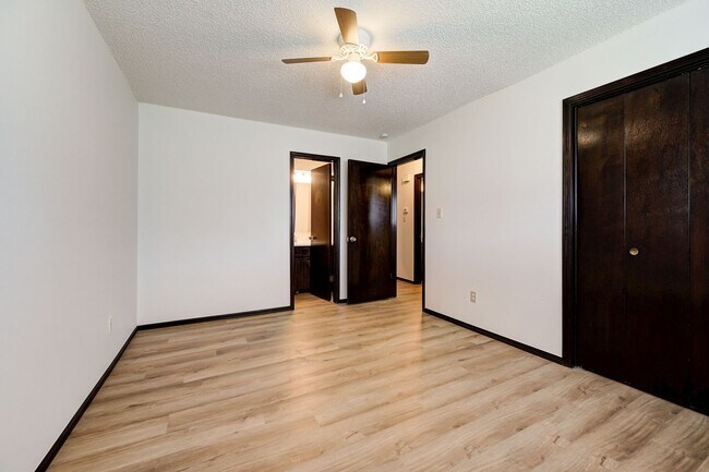 Building Photo - 924 SW 97th St