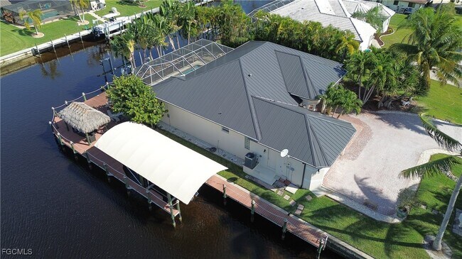 Building Photo - 2501 SE 19th Pl