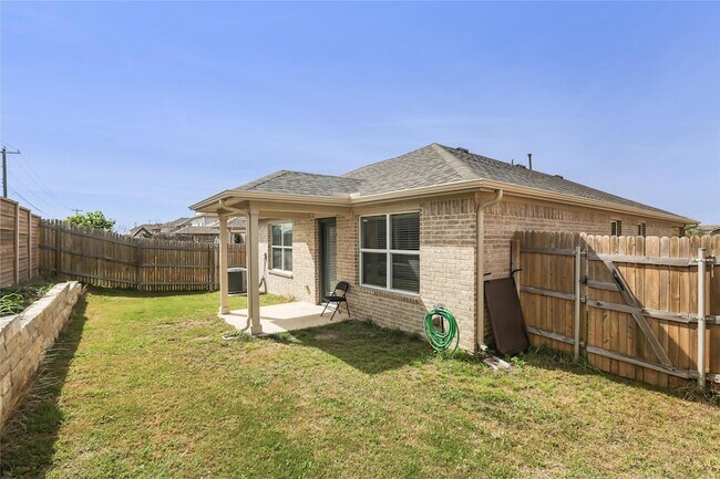 Building Photo - 201 Frederick Dr