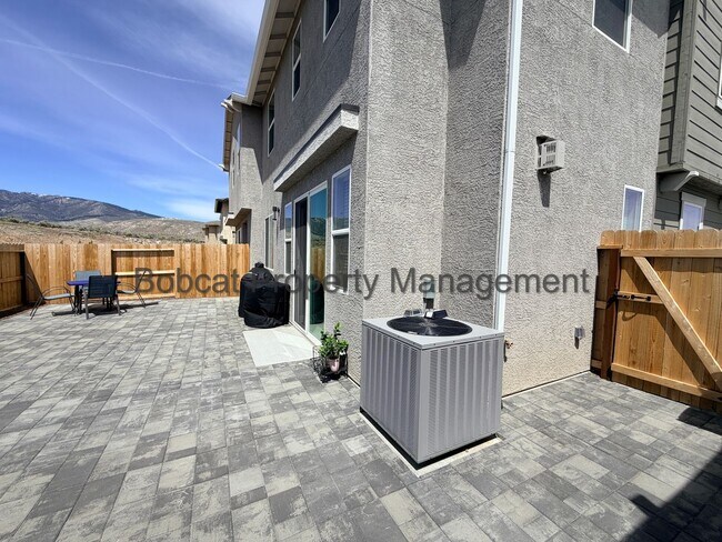 Building Photo - Stylish Corner Lot Townhome with No Rear Neighbors