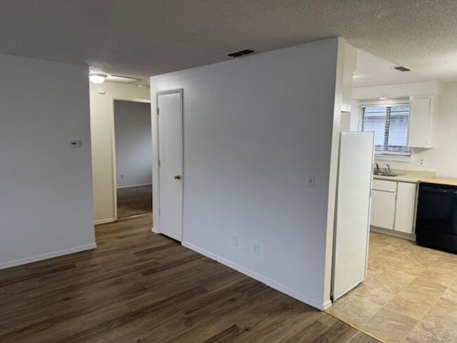 Building Photo - 121-123 EDITH