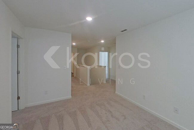 Building Photo - 112 Flat Rock Ml Trl